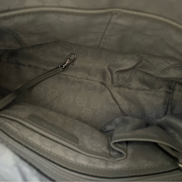 Michael Kors studded Hamilton Tote NEW - Picture 4 of 8